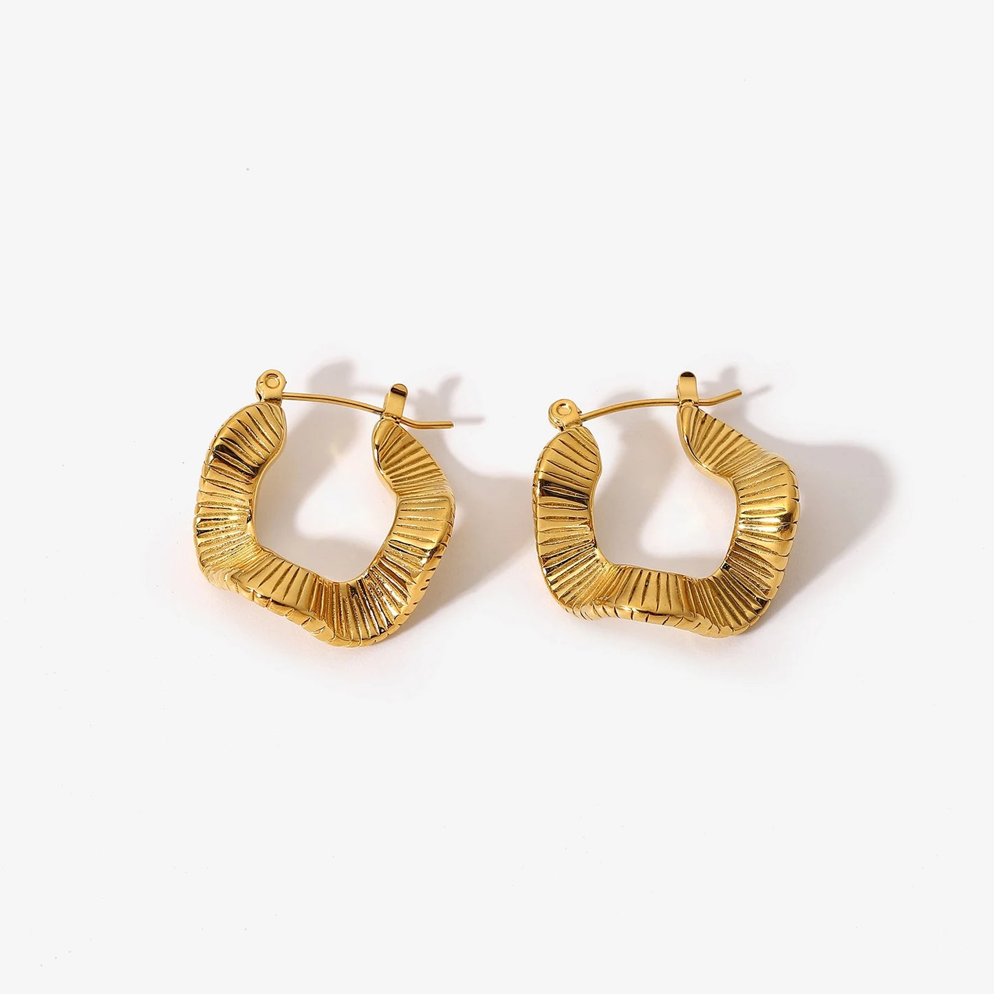 18K Gold Plated Stainless Steel Hoop Earrings For Women Creative Unique Wavy Shaped Circle Earrings Jewelry