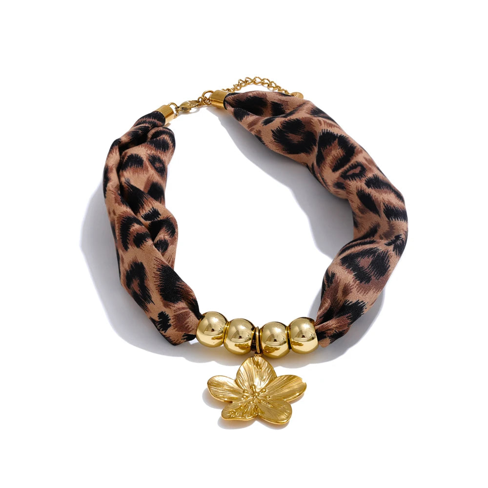 Yhpup Fall Winter New Style Fashion Leopard Polyester Cloth Trendy Sun Flower Pendant Necklace for Women Jewelry Accessories