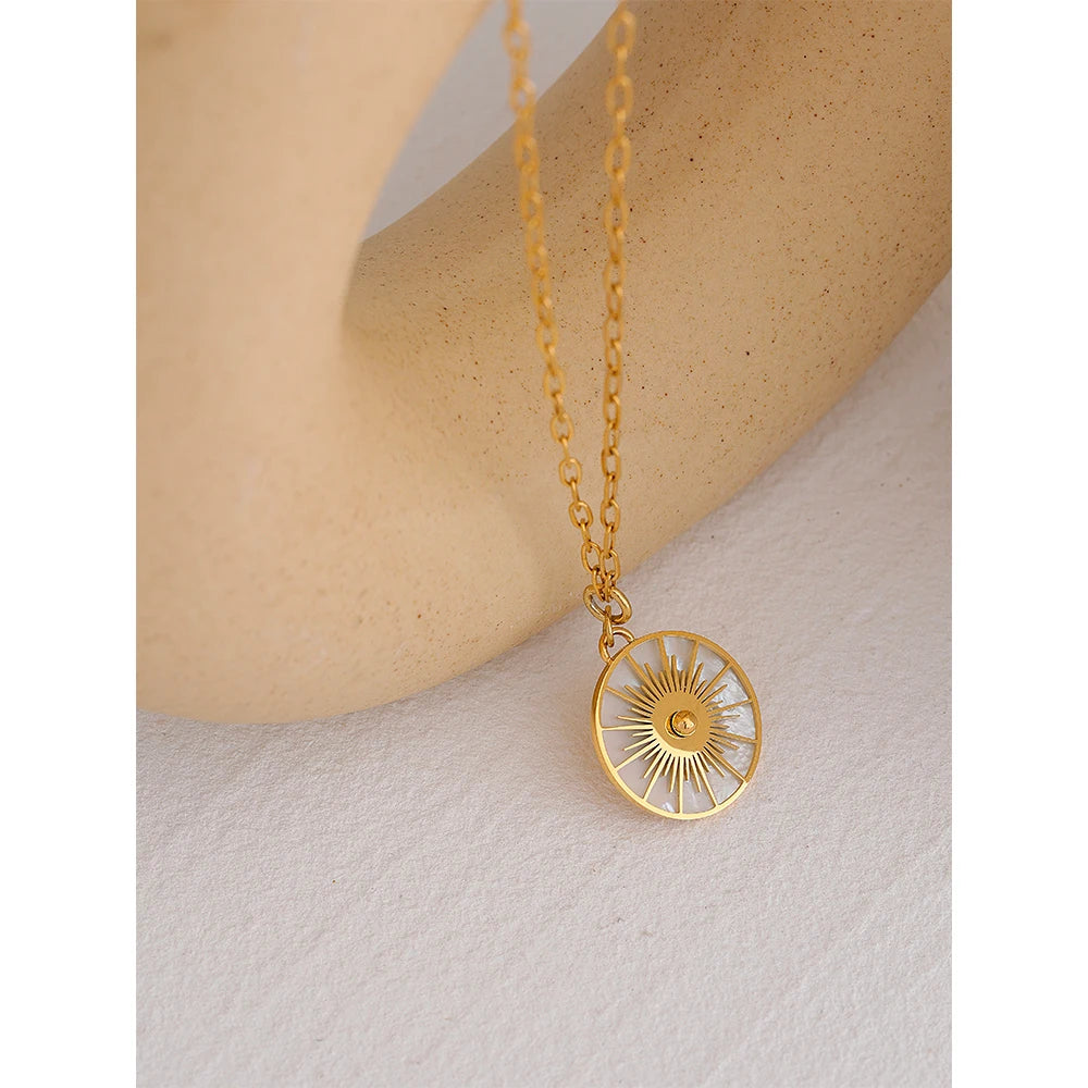 Yhpup Big Round Geometric Short Chain Statement Necklace Stainless Steel Golden Shell Fashion Vintage Pendant Collier PVD-Plated