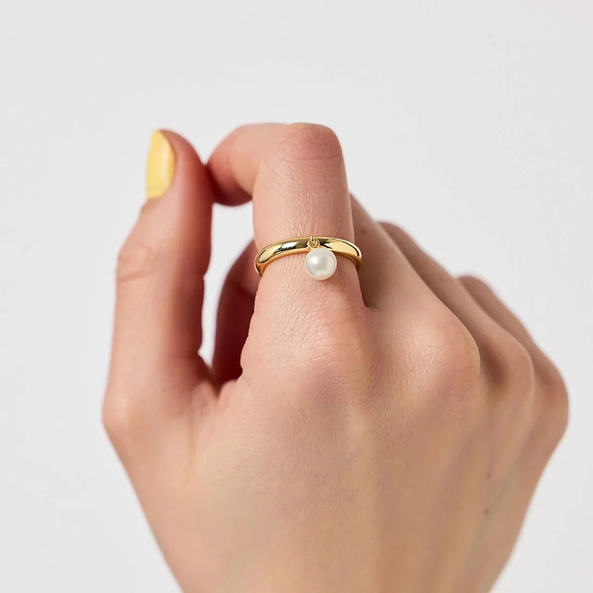 Youthway Natural Pearls Glossy Stainless Steel Rings For Women New Arrivals Hypoallergenic Metal 18K Gold Finger Jewelry Gift